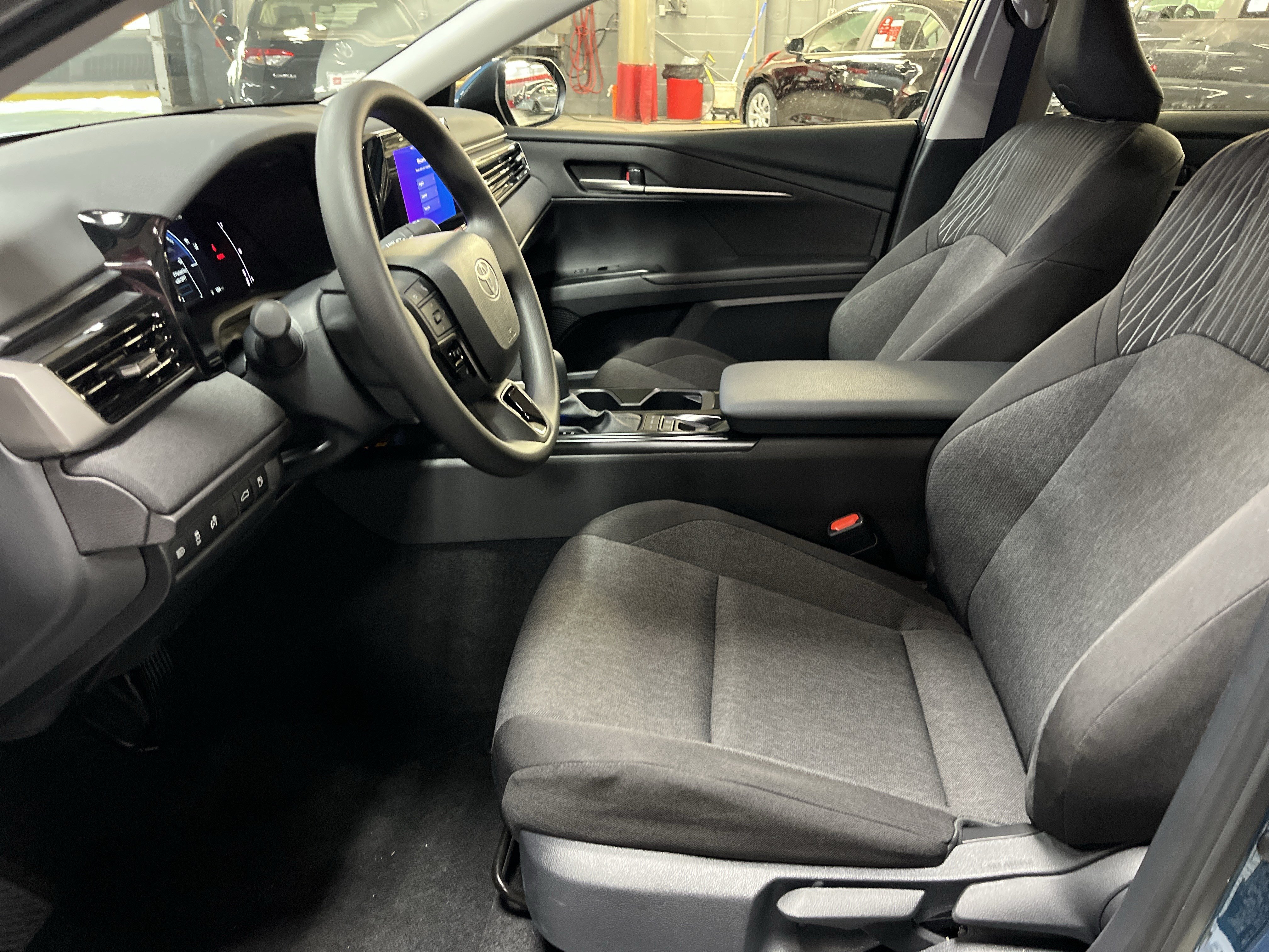 Used 2026 Toyota Camry LE FWD image 7