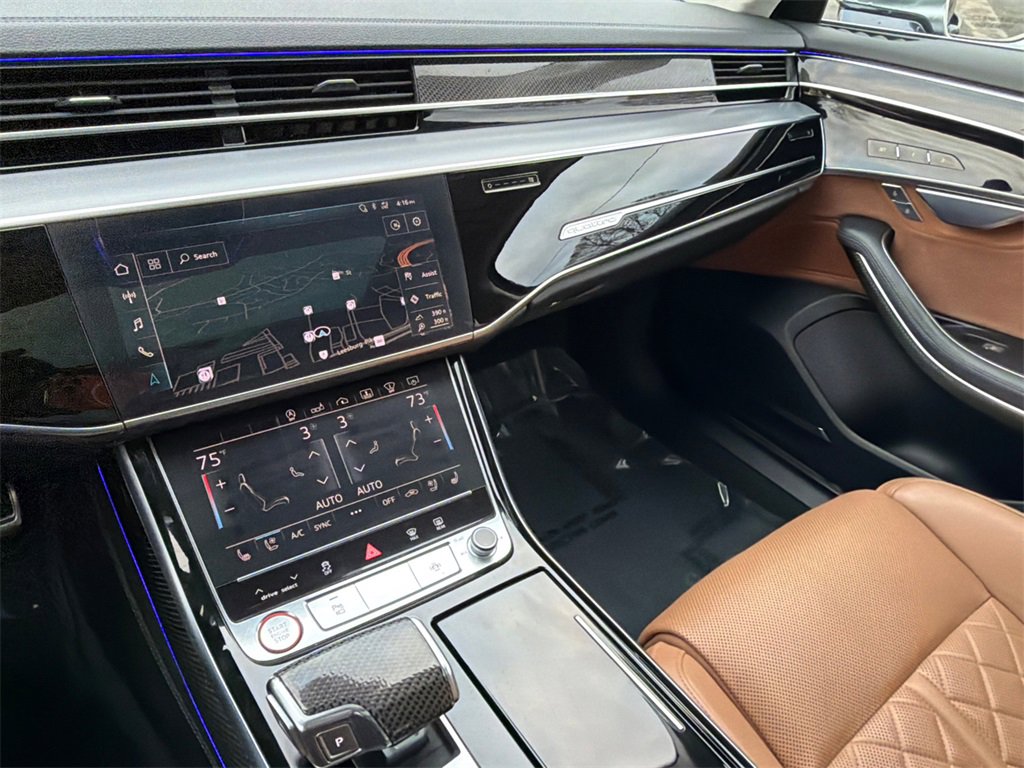 Used 2020 Audi S8 L image 30