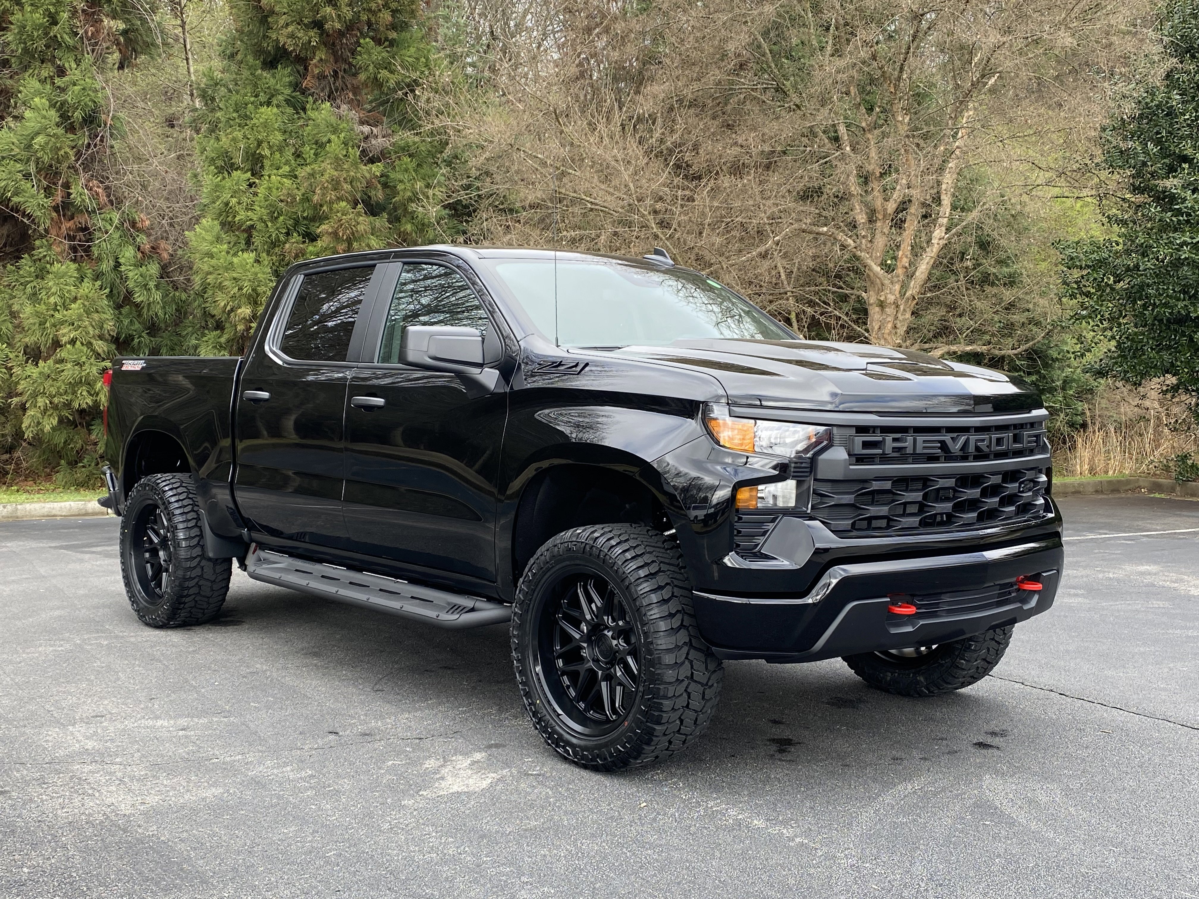 New 2026 Chevrolet Silverado 1500 Custom Trail Boss w/ LPO, Dark Essentials Package image 2
