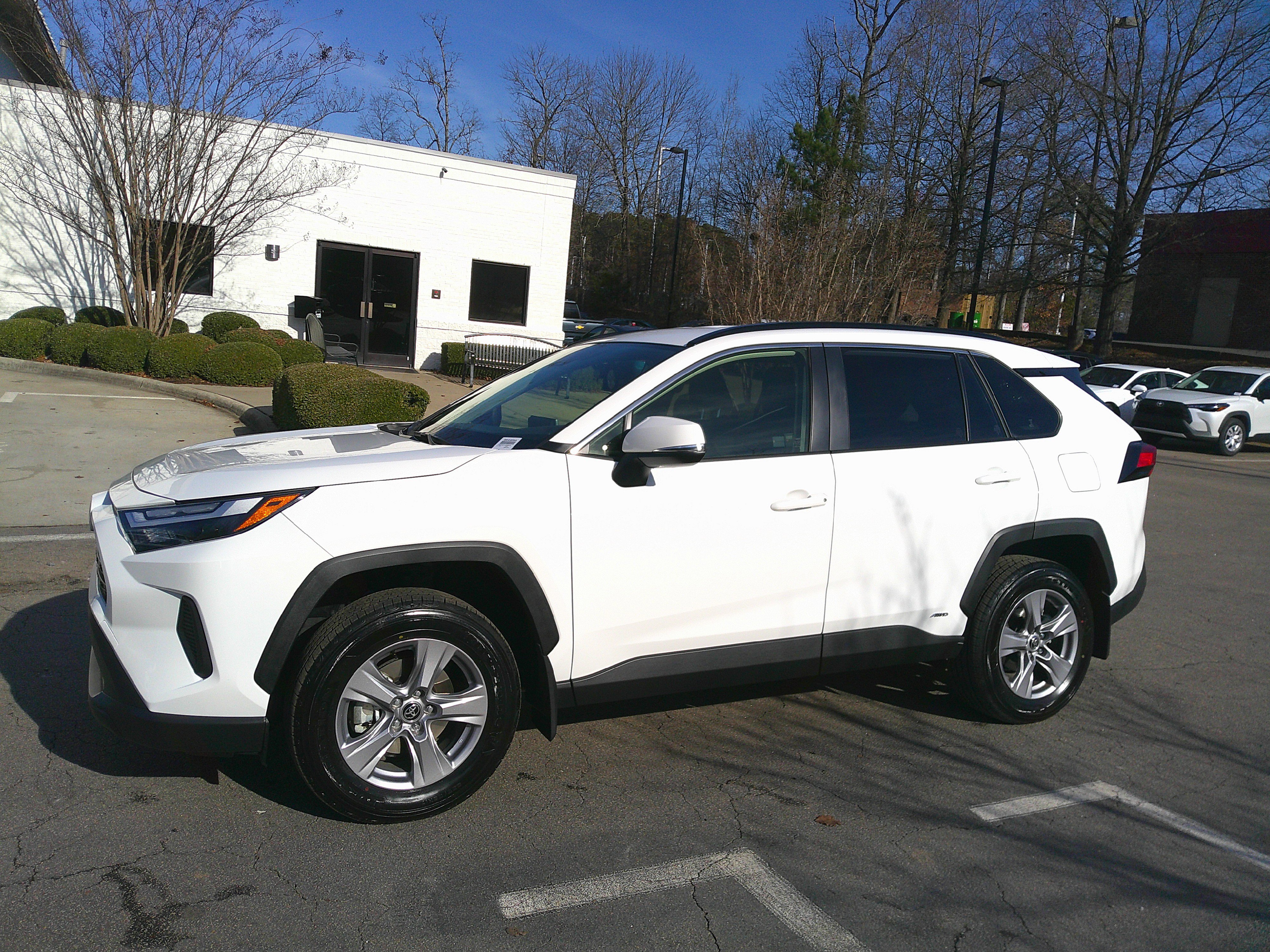 Used 2025 Toyota RAV4 LE image 8