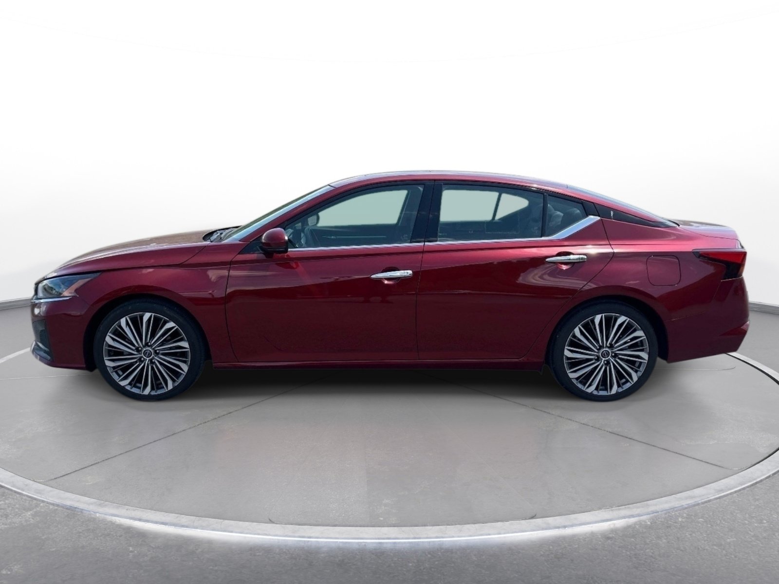 Used 2024 Nissan Altima 2.5 SL FWD image 8