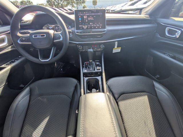 New 2026 Jeep Compass Latitude image 13