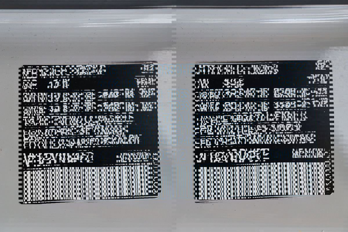 Used 2022 Porsche Cayenne Platinum Edition image 47