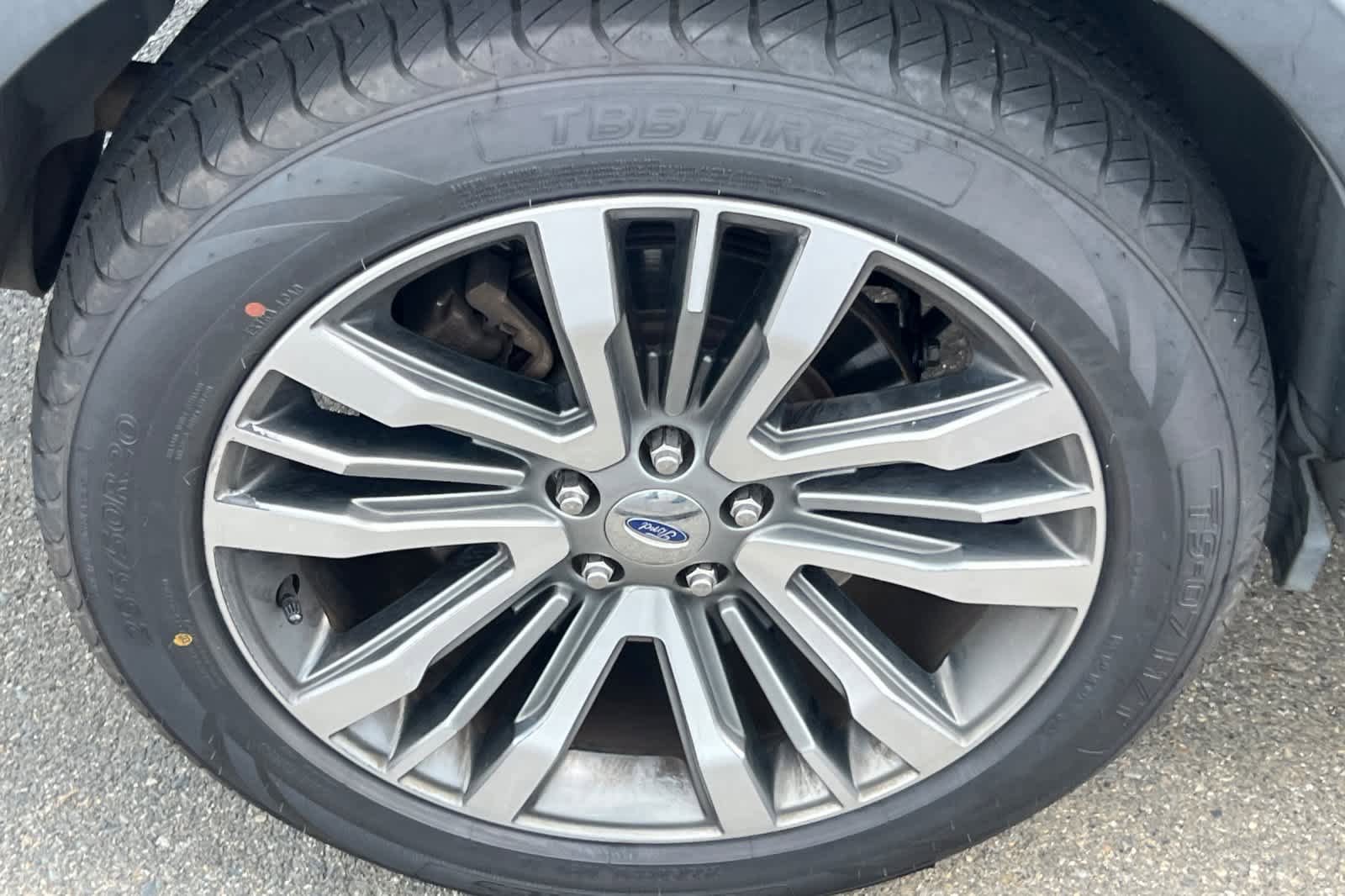 Used 2018 Ford Explorer Platinum AWD/4WD image 17