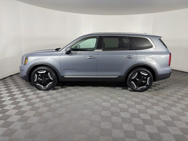 Used 2023 Kia Telluride S AWD/4WD image 16