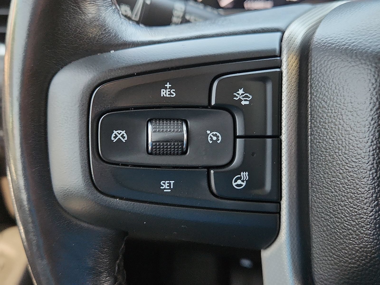 Used 2022 GMC Yukon XL Denali RWD image 17