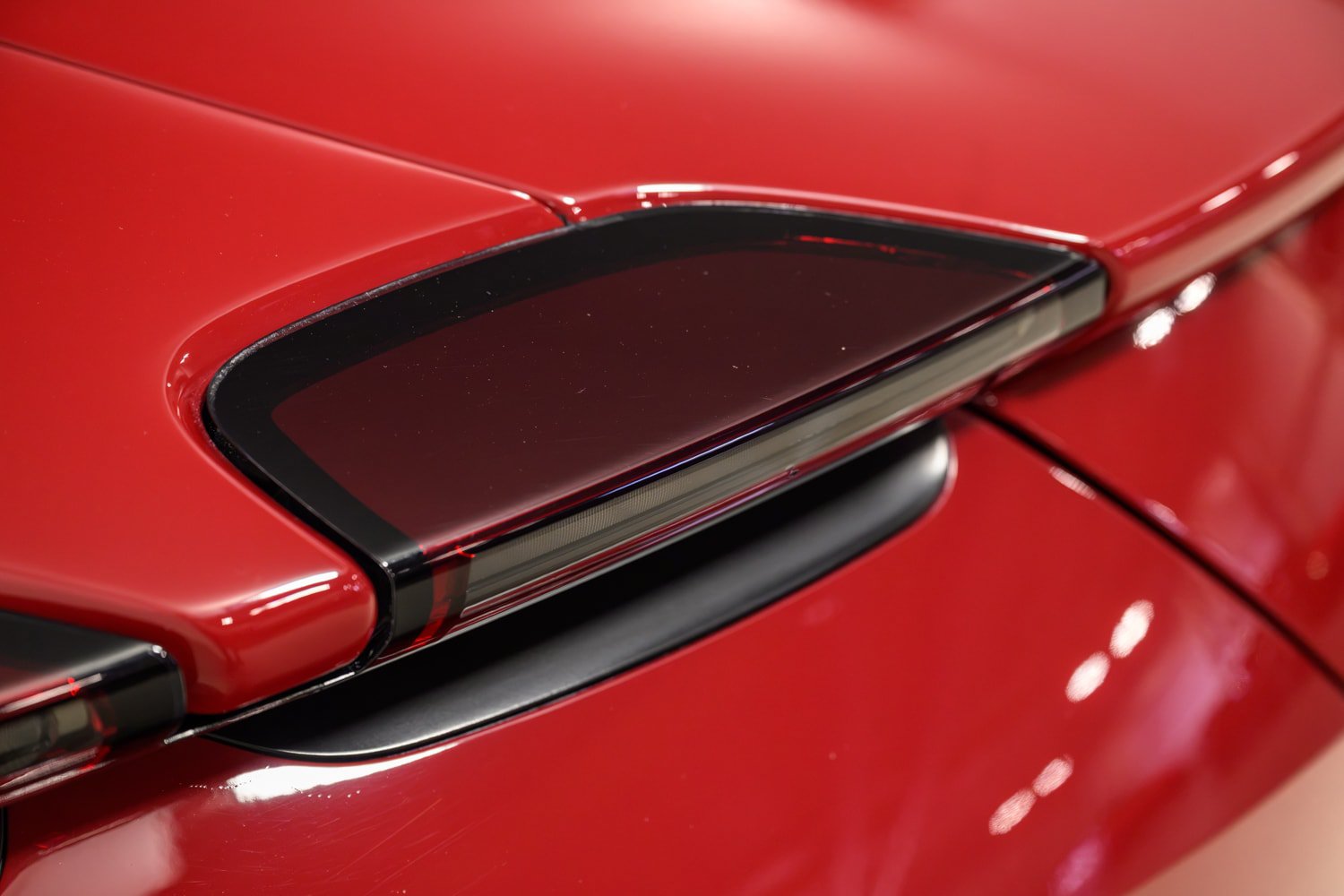 Certified 2022 Ferrari Roma RWD image 34