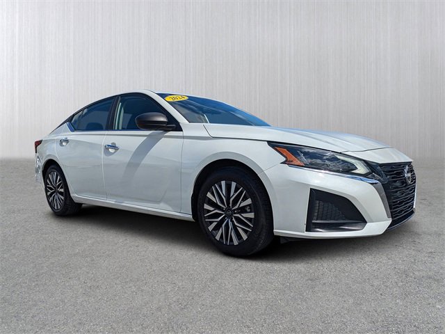 Used 2024 Nissan Altima 2.5 SV
