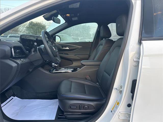 Used 2025 Buick Envista Sport Touring w/ Convenience I Package image 14
