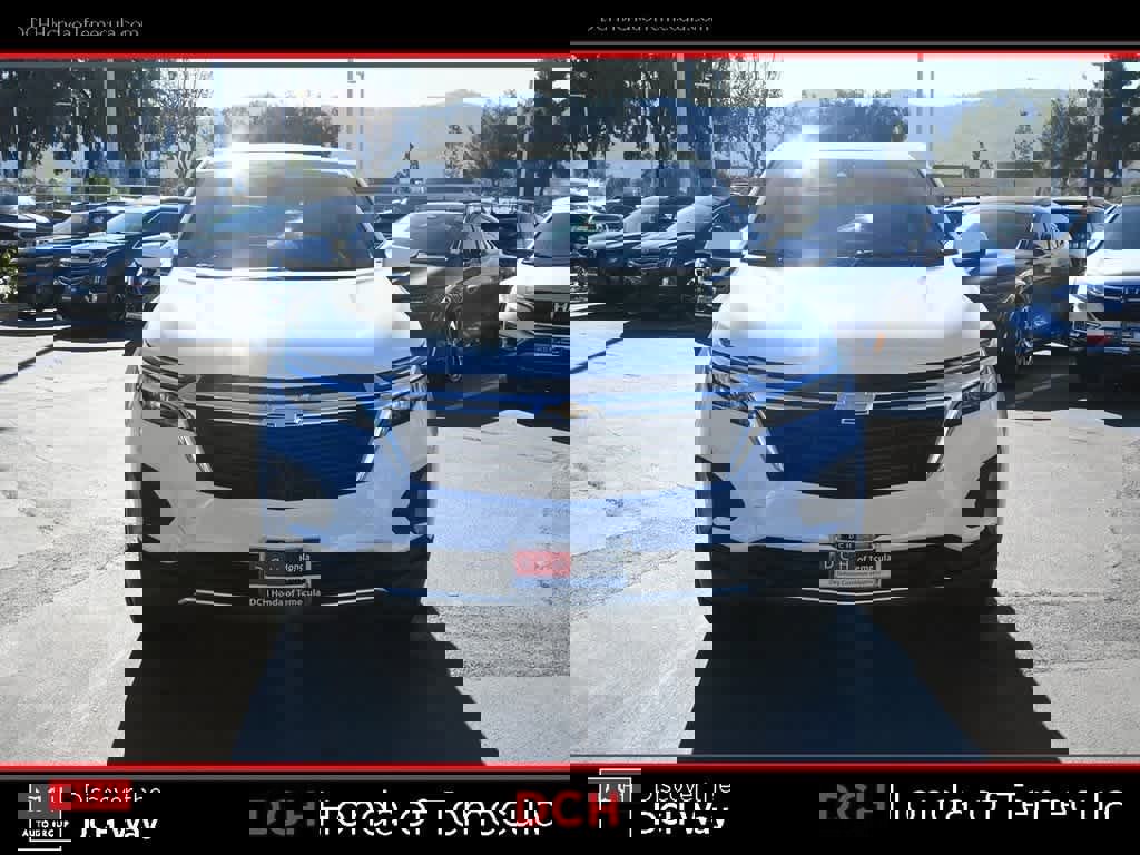 Used 2023 Chevrolet Equinox LT image 2