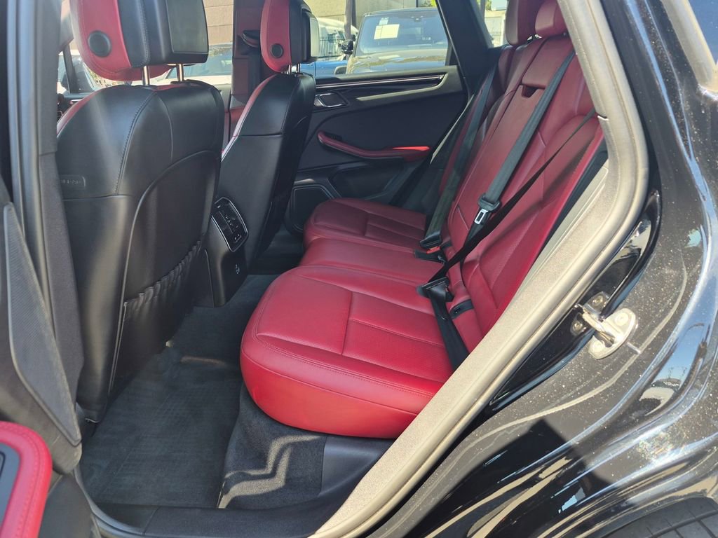 Used 2023 Porsche Macan image 24