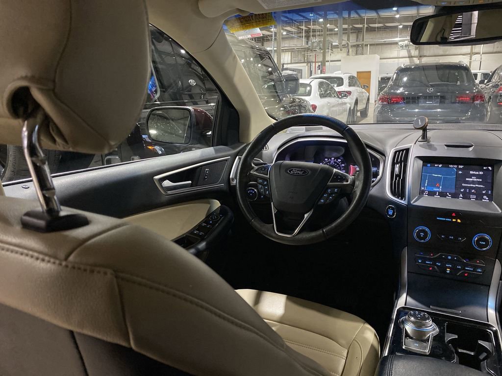 Used 2019 Ford Edge SEL w/ Equipment Group 201A image 3