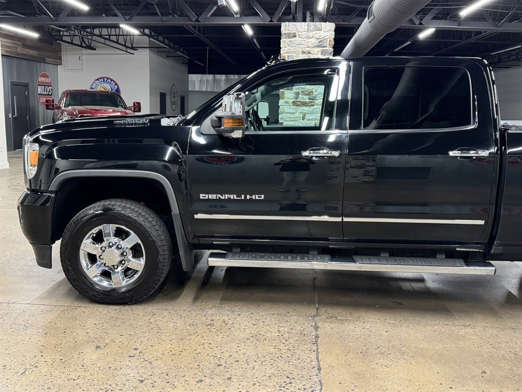 Used 2018 GMC Sierra 3500 Denali w/ Duramax Plus Package AWD/4WD image 5