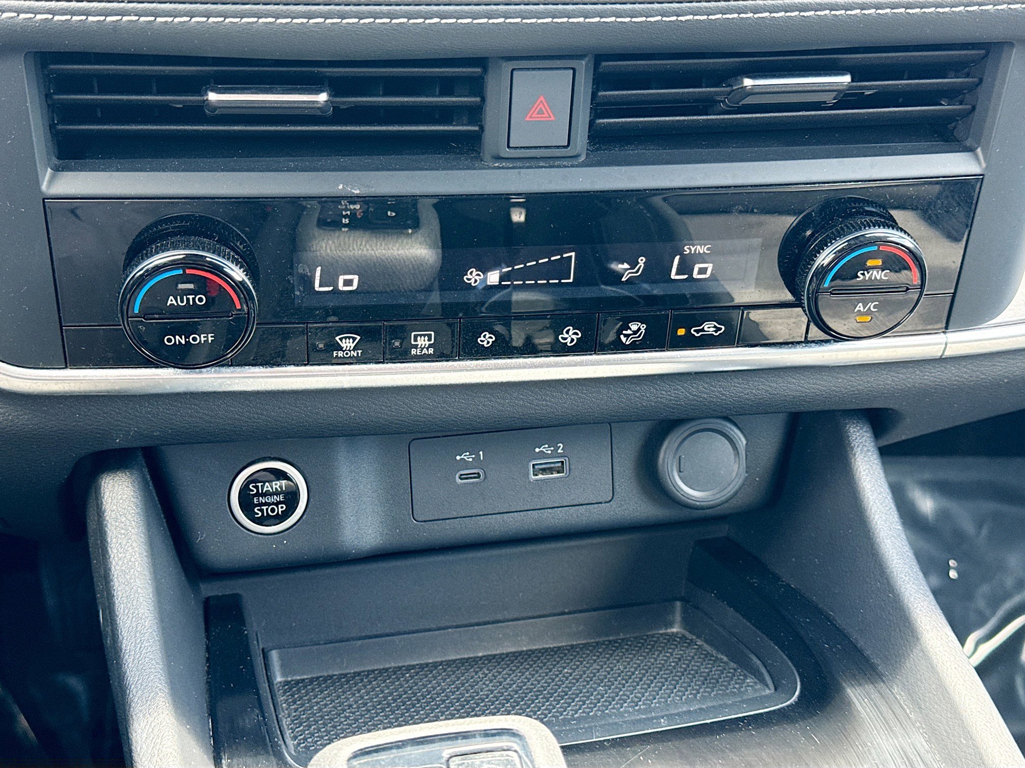 Used 2023 Nissan Rogue SV image 33