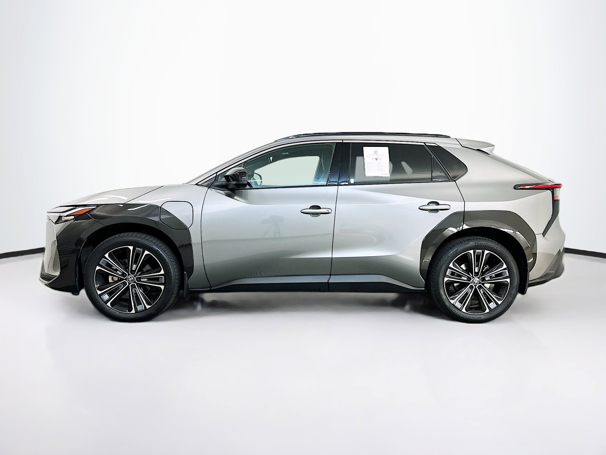 Used 2023 Toyota bZ4X Limited w/ Weather Package AWD/4WD image 4