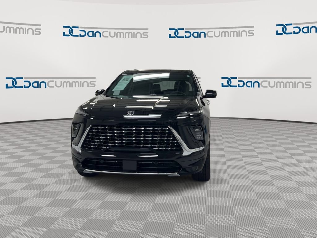 Used 2025 Buick Enclave Avenir w/ LPO, Floor Liner Package FWD image 3