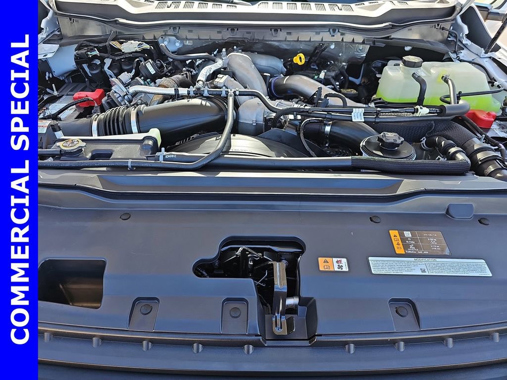 New 2025 Ford F550 4x4 Regular Cab Super Duty image 32