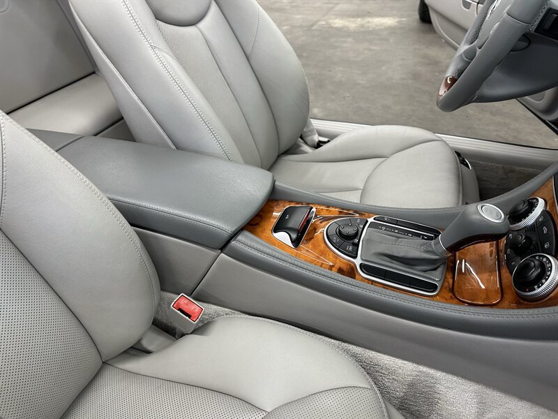 Used 2005 Mercedes-Benz SL 500 w/ AMG Sport Pkg image 39
