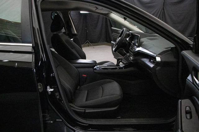 Used 2023 Nissan Altima 2.5 SV image 14