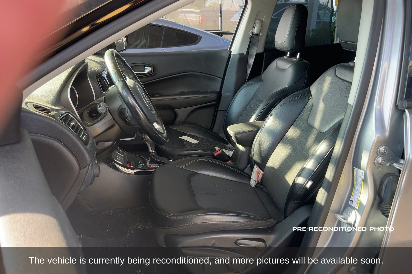 Used 2019 Jeep Compass Latitude FWD image 11