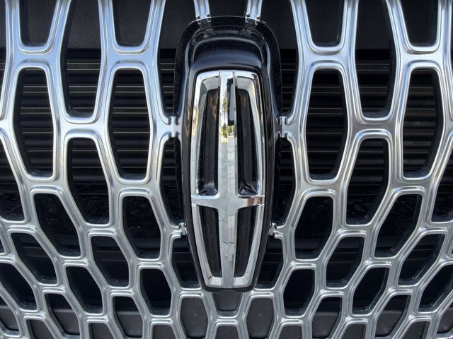 New 2026 Lincoln Corsair Premiere FWD image 7