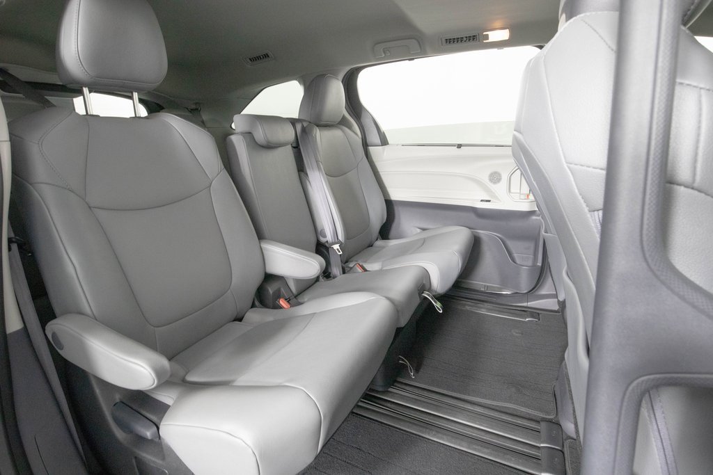 Used 2023 Toyota Sienna XLE image 16