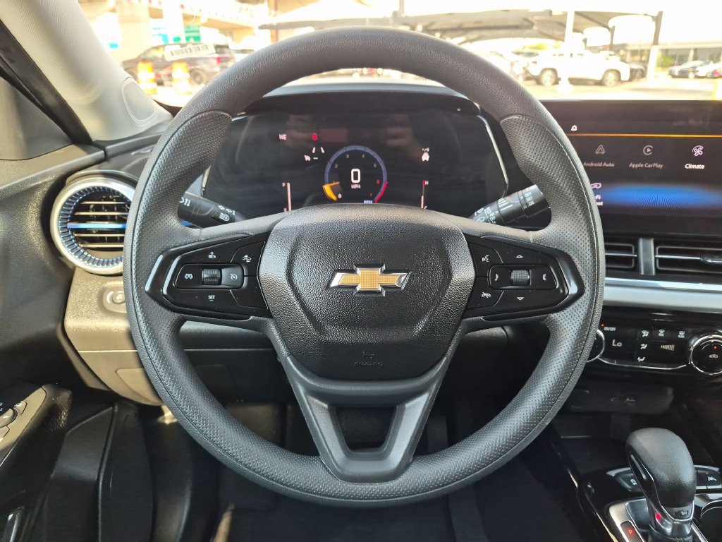 Used 2026 Chevrolet Trax LT FWD image 23