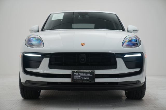 Certified 2026 Porsche Macan AWD/4WD image 2