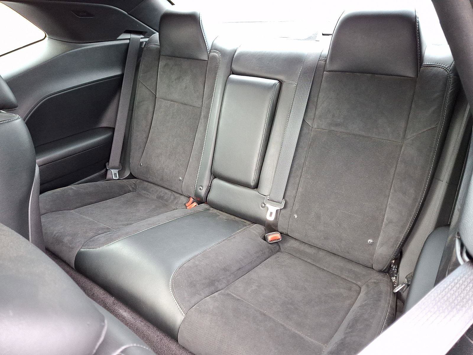 Used 2016 Dodge Challenger R/T Scat Pack w/ Leather Interior Group image 11