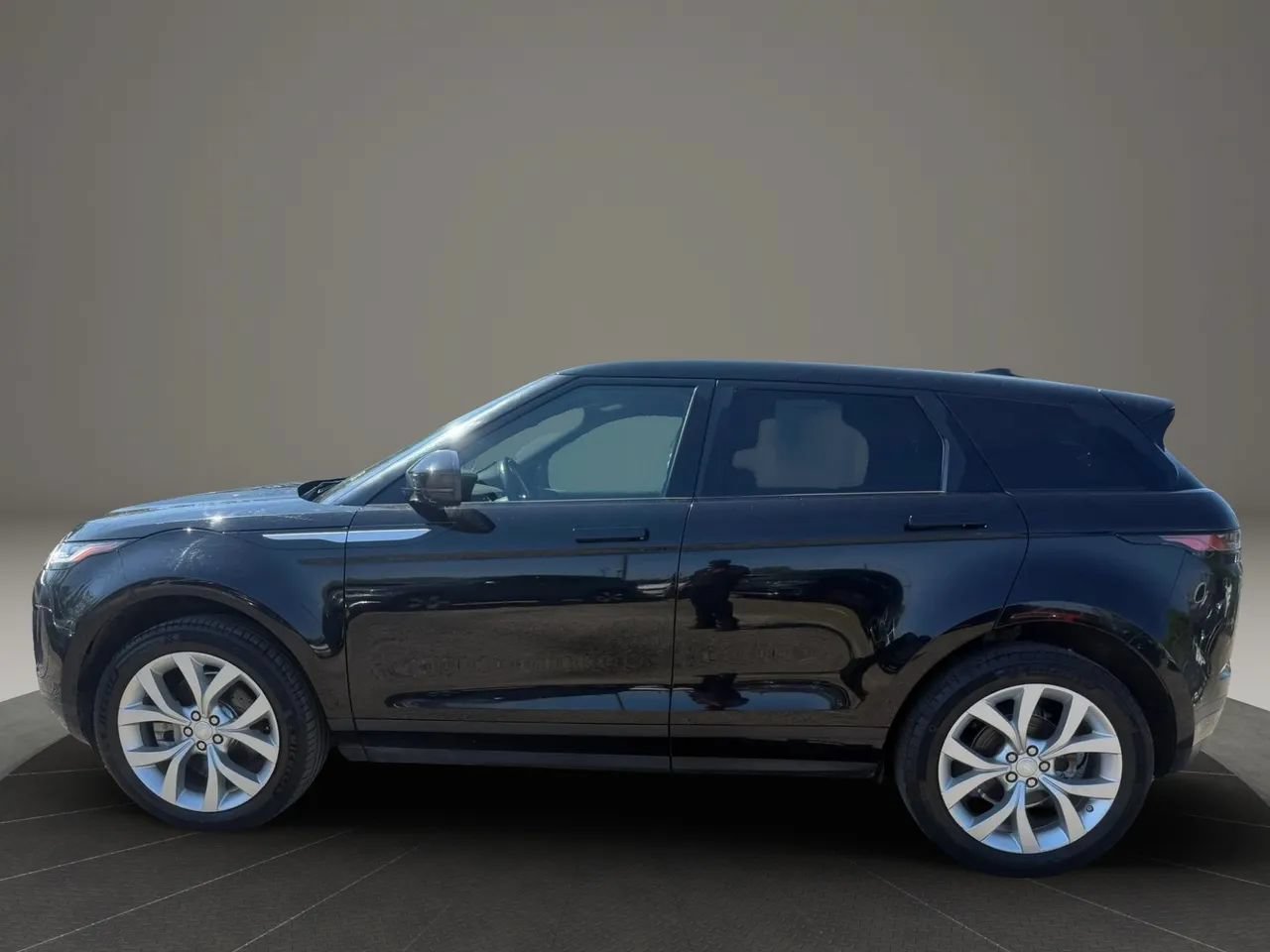 Used 2020 Land Rover Range Rover Evoque SE AWD/4WD image 8