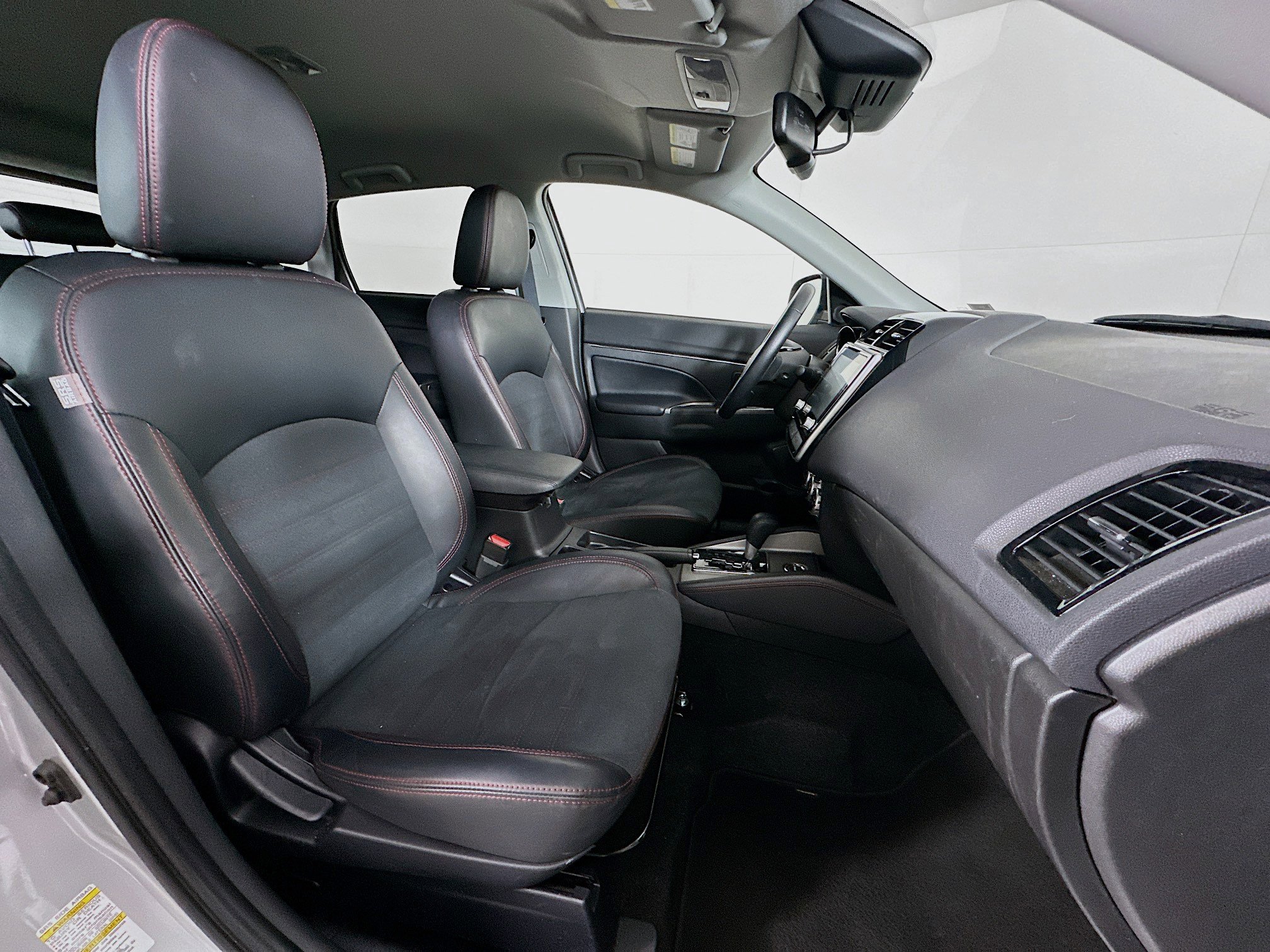 Used 2024 Mitsubishi Outlander Sport SE image 29