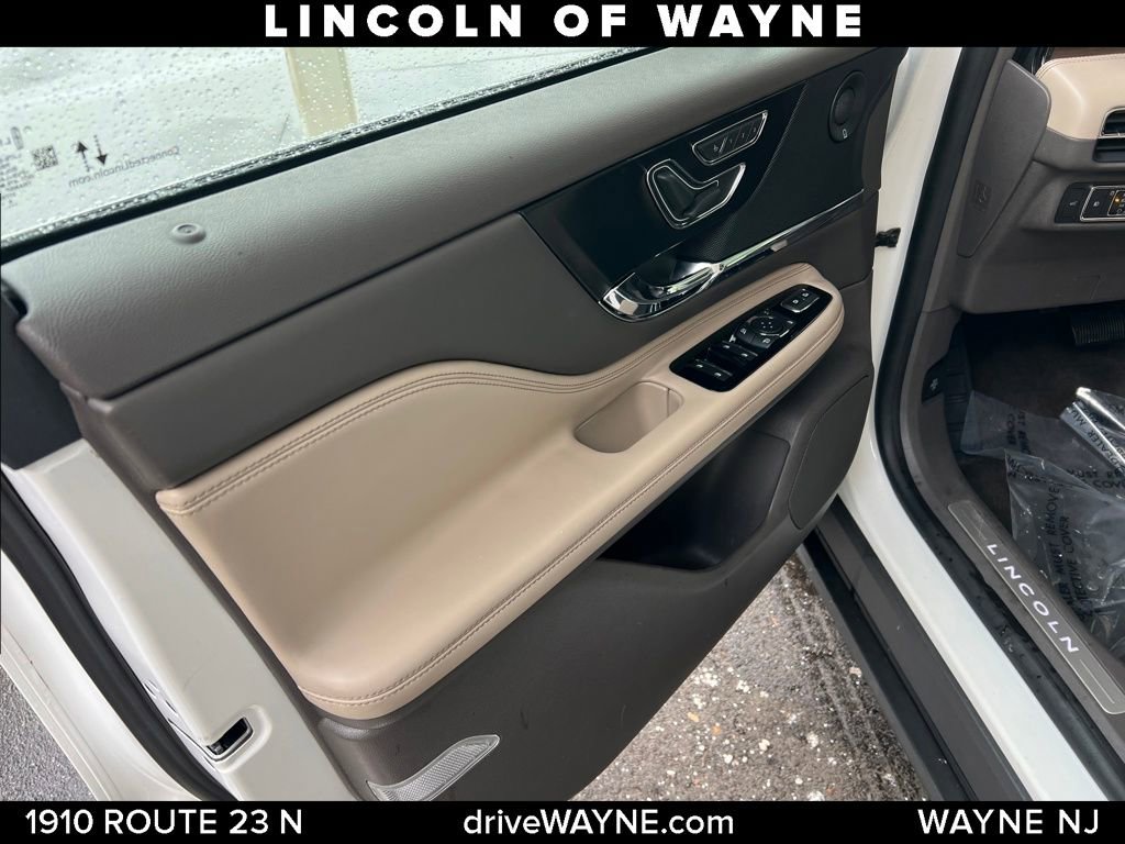 Certified 2020 Lincoln Corsair Reserve w/ Equipment Group 201A AWD/4WD image 9