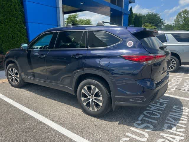 Used 2021 Toyota Highlander XLE FWD image 10