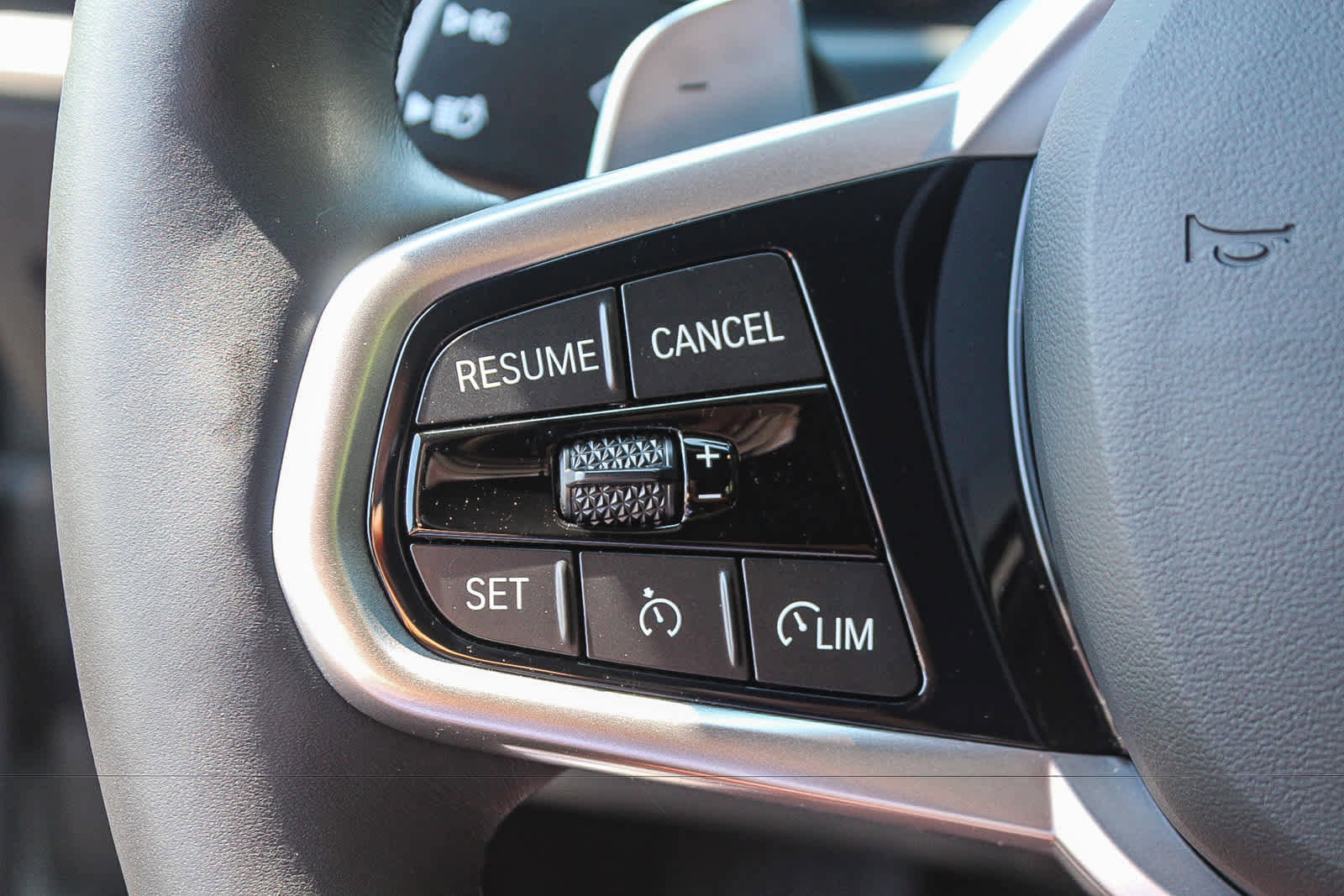 Used 2025 BMW 230i Coupe w/ M Sport Package RWD image 23