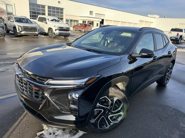 Used 2025 Chevrolet Trax RS w/ Sunroof Package image 4