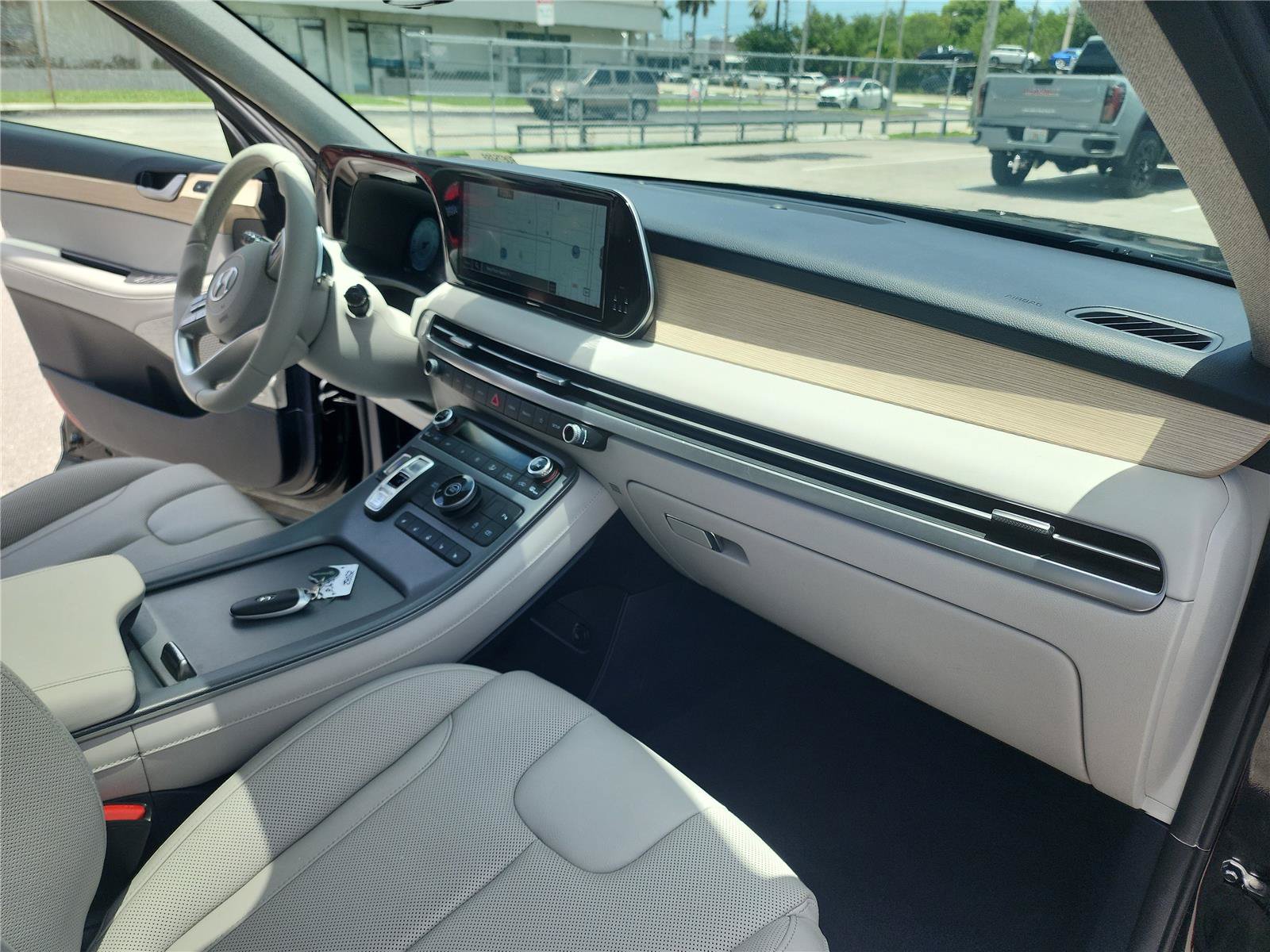 Used 2024 Hyundai Palisade Limited FWD image 29