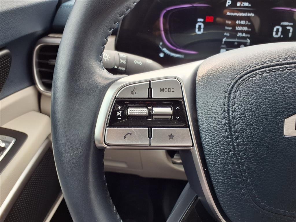 Used 2025 Kia Telluride EX w/ EX Captain's Chair Package image 19