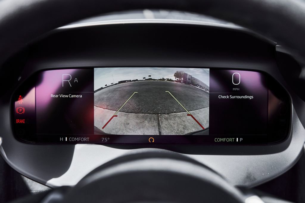 Used 2025 McLaren 750S Spider RWD image 74