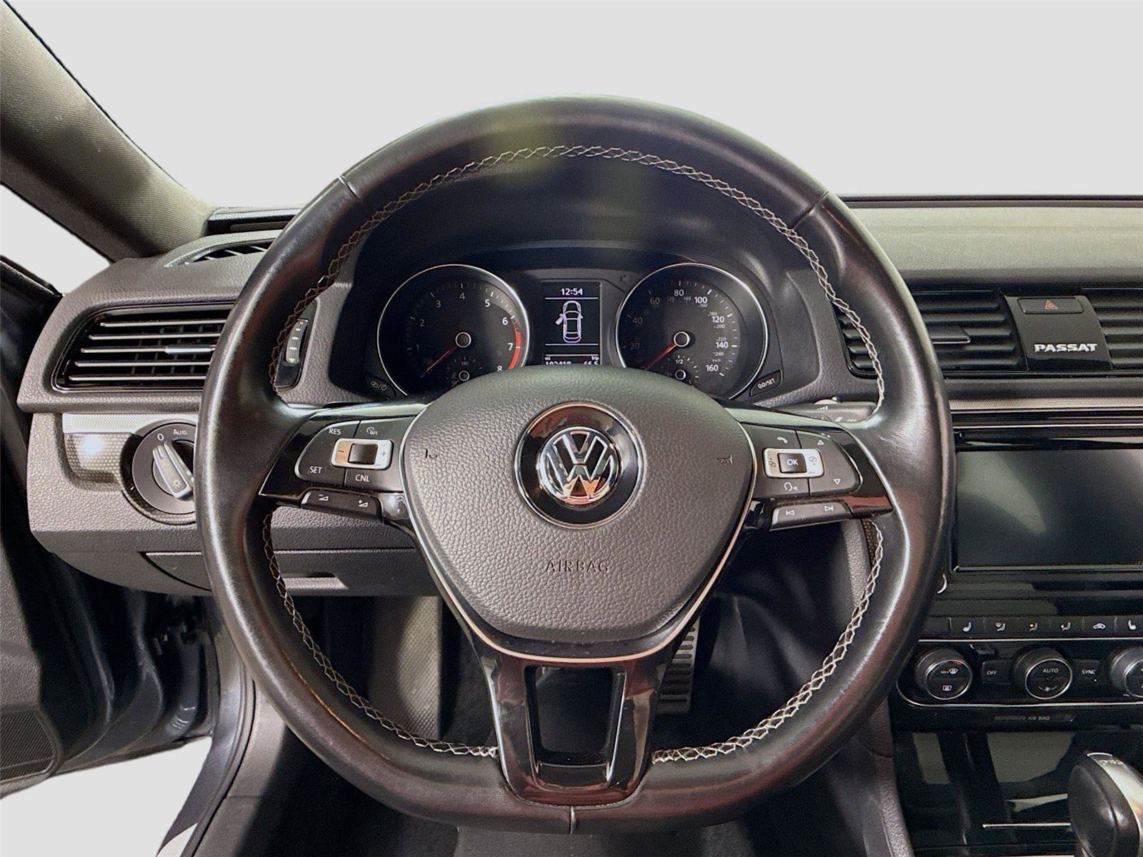 Used 2018 Volkswagen Passat 3.6 image 5