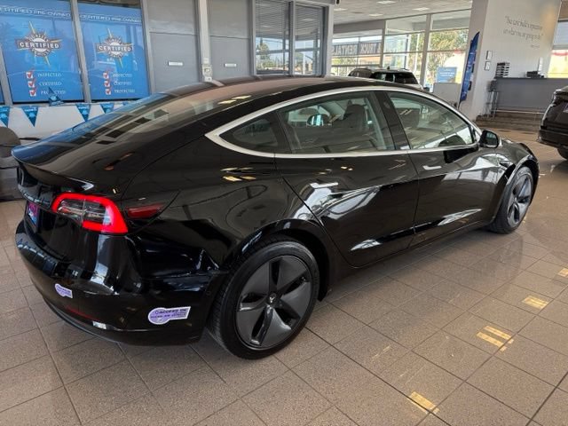 Used 2018 Tesla Model 3 Mid Range RWD image 3