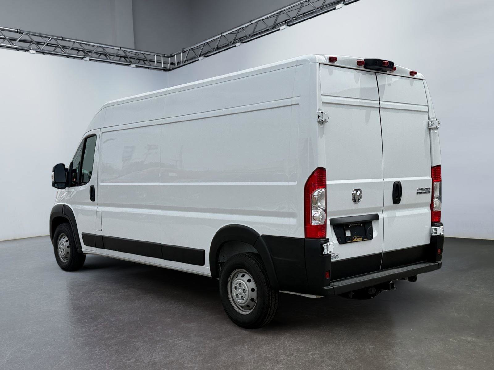 Used 2023 RAM ProMaster 2500 w/ Driver Convenience Group FWD image 5