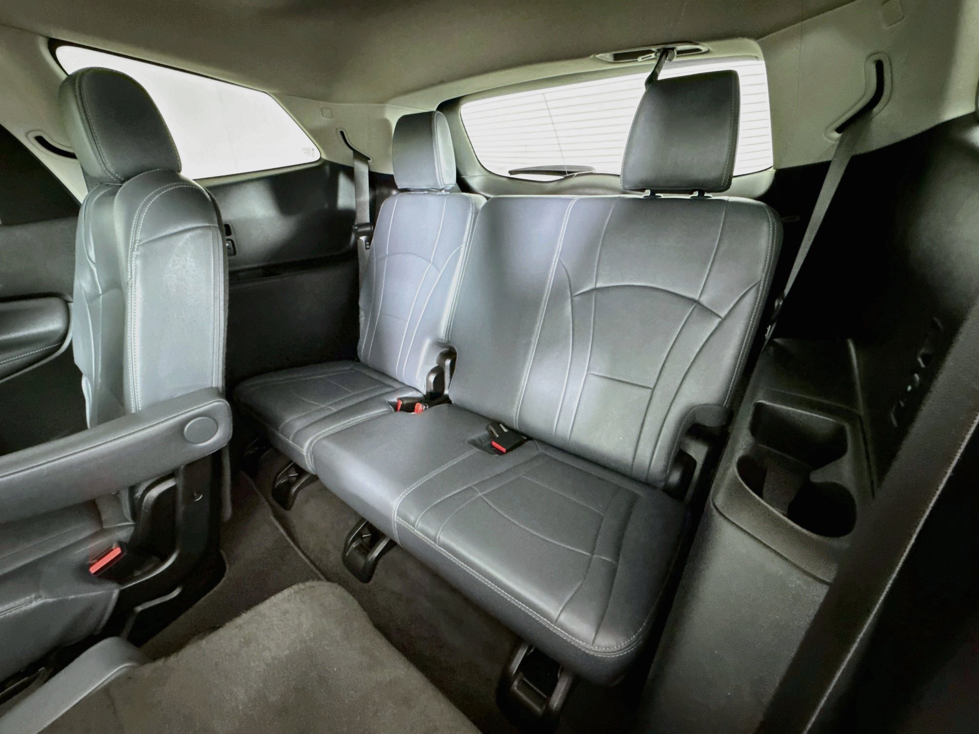 Used 2020 Buick Enclave Essence AWD/4WD image 29