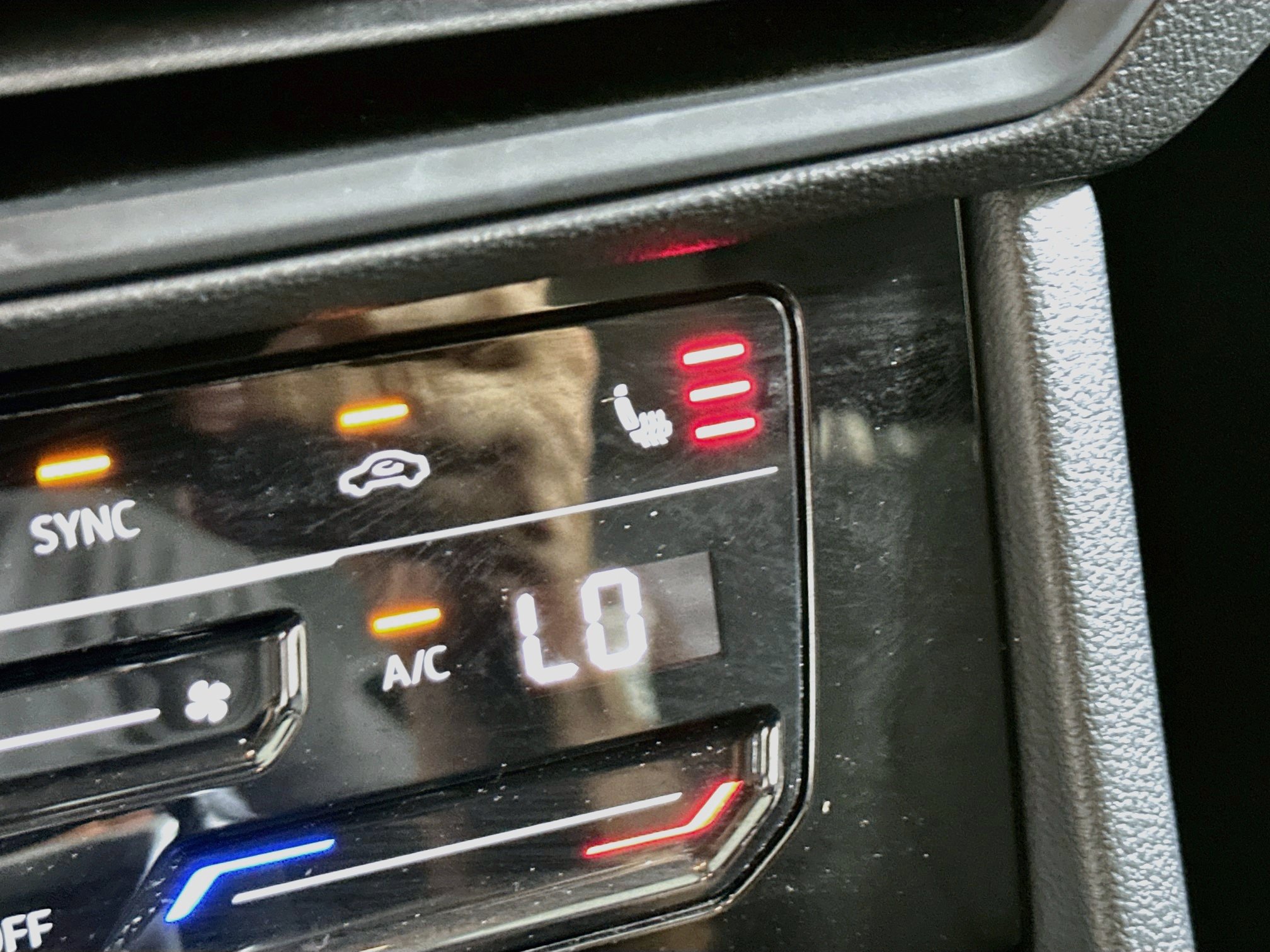 Used 2025 Volkswagen Jetta SE FWD image 26