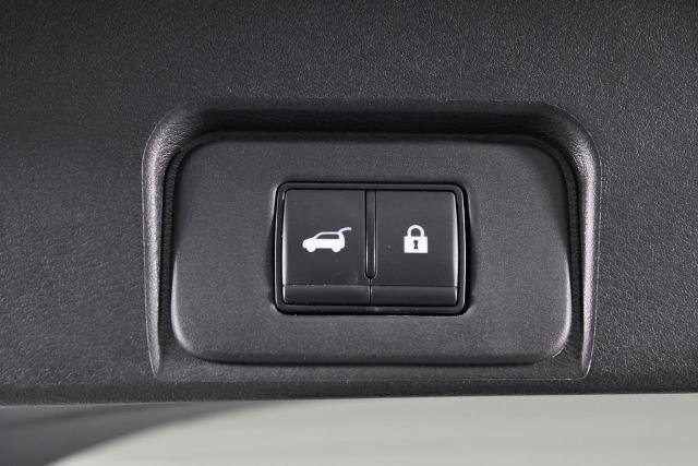 Certified 2025 Nissan Rogue SV image 17