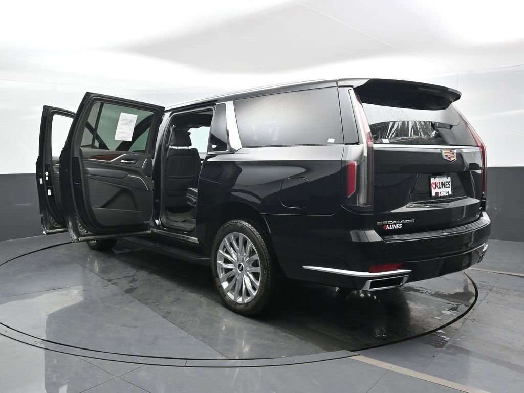 Used 2023 Cadillac Escalade ESV Premium Luxury image 55