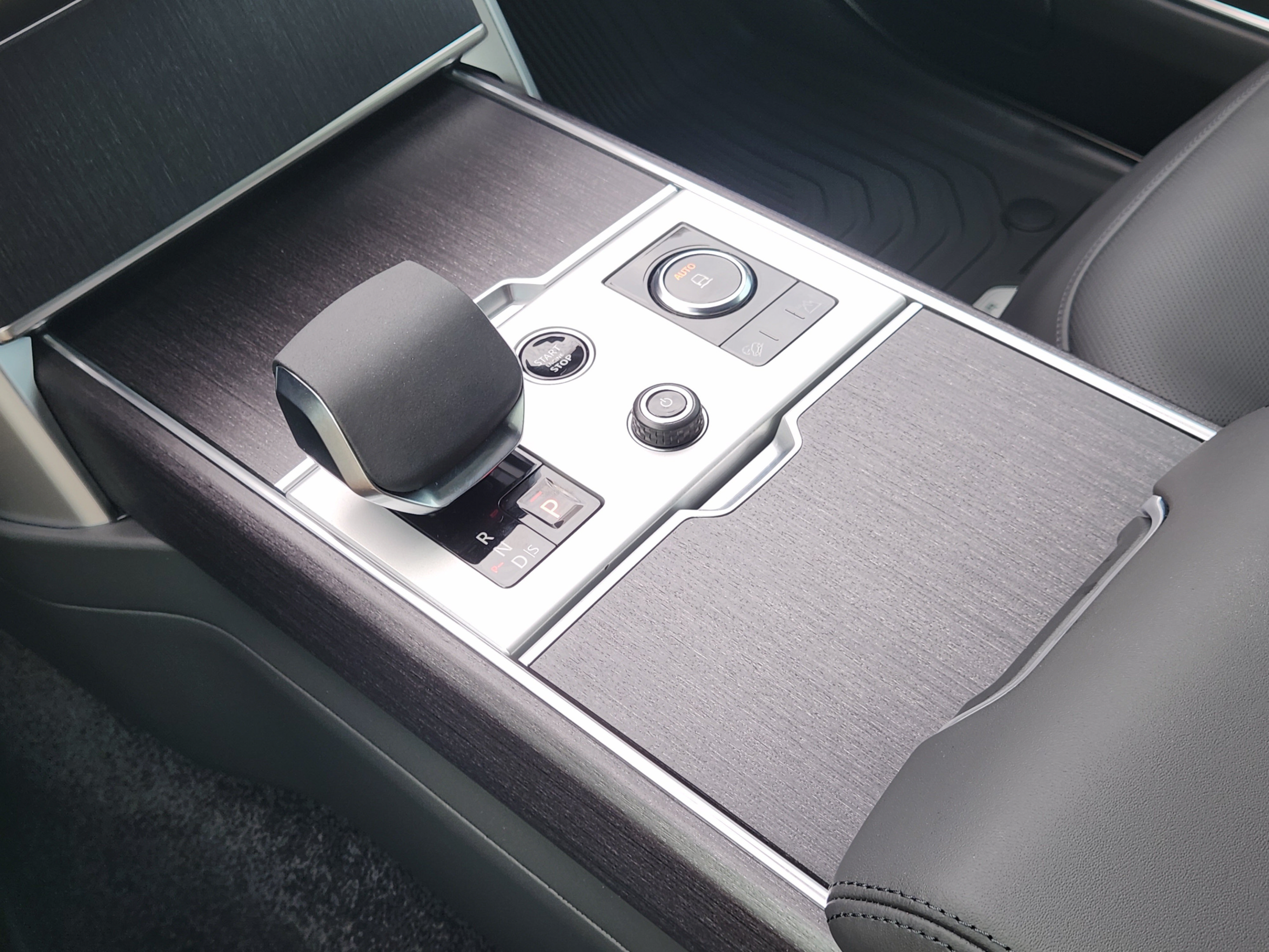 New 2027 Land Rover Range Rover SE AWD/4WD image 15