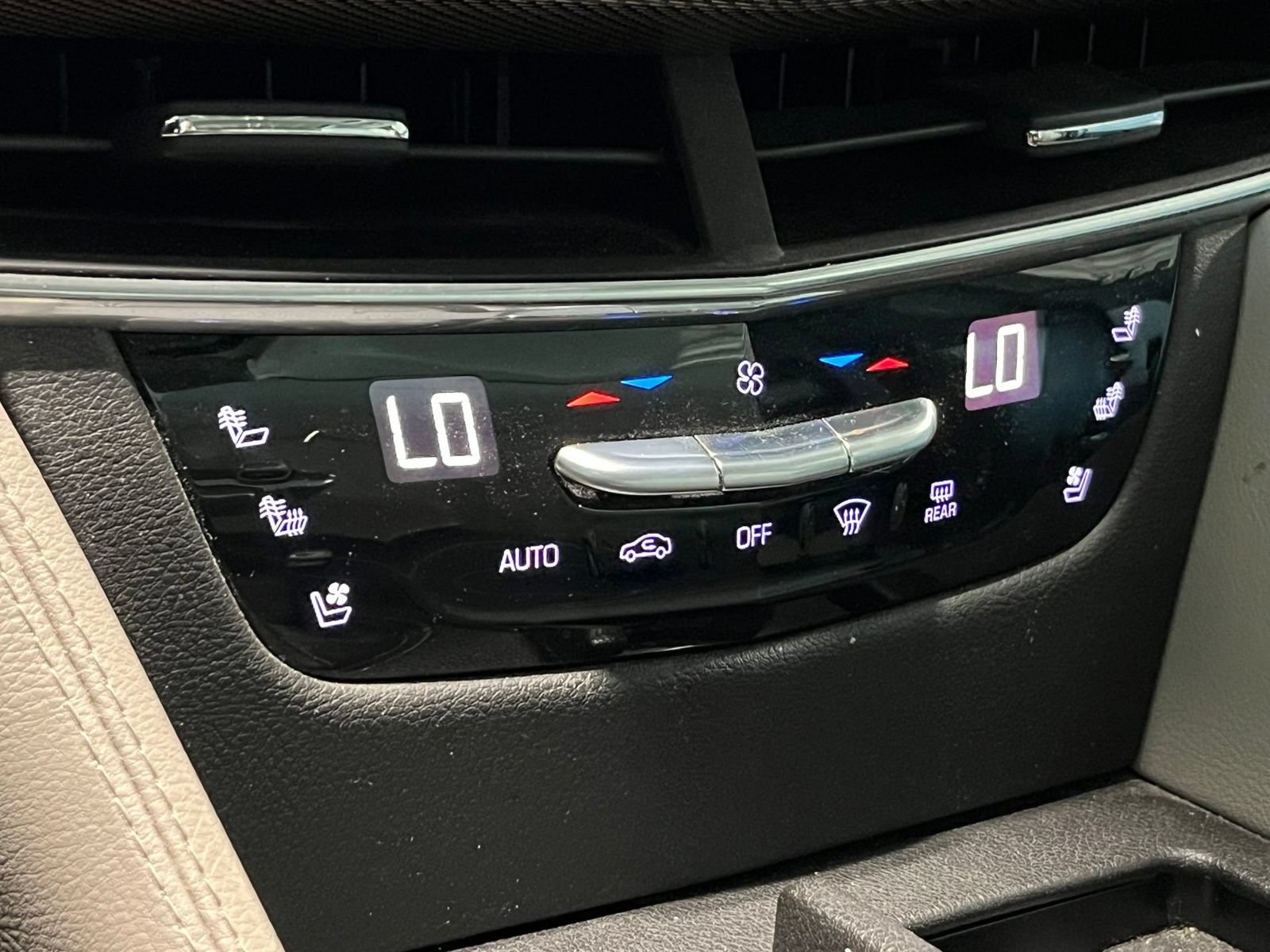 Used 2018 Cadillac CT6 Luxury AWD/4WD image 24