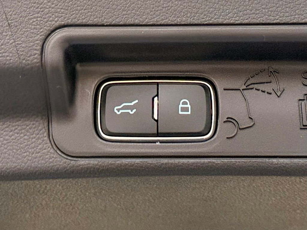 New 2026 Ford Explorer Active RWD image 11