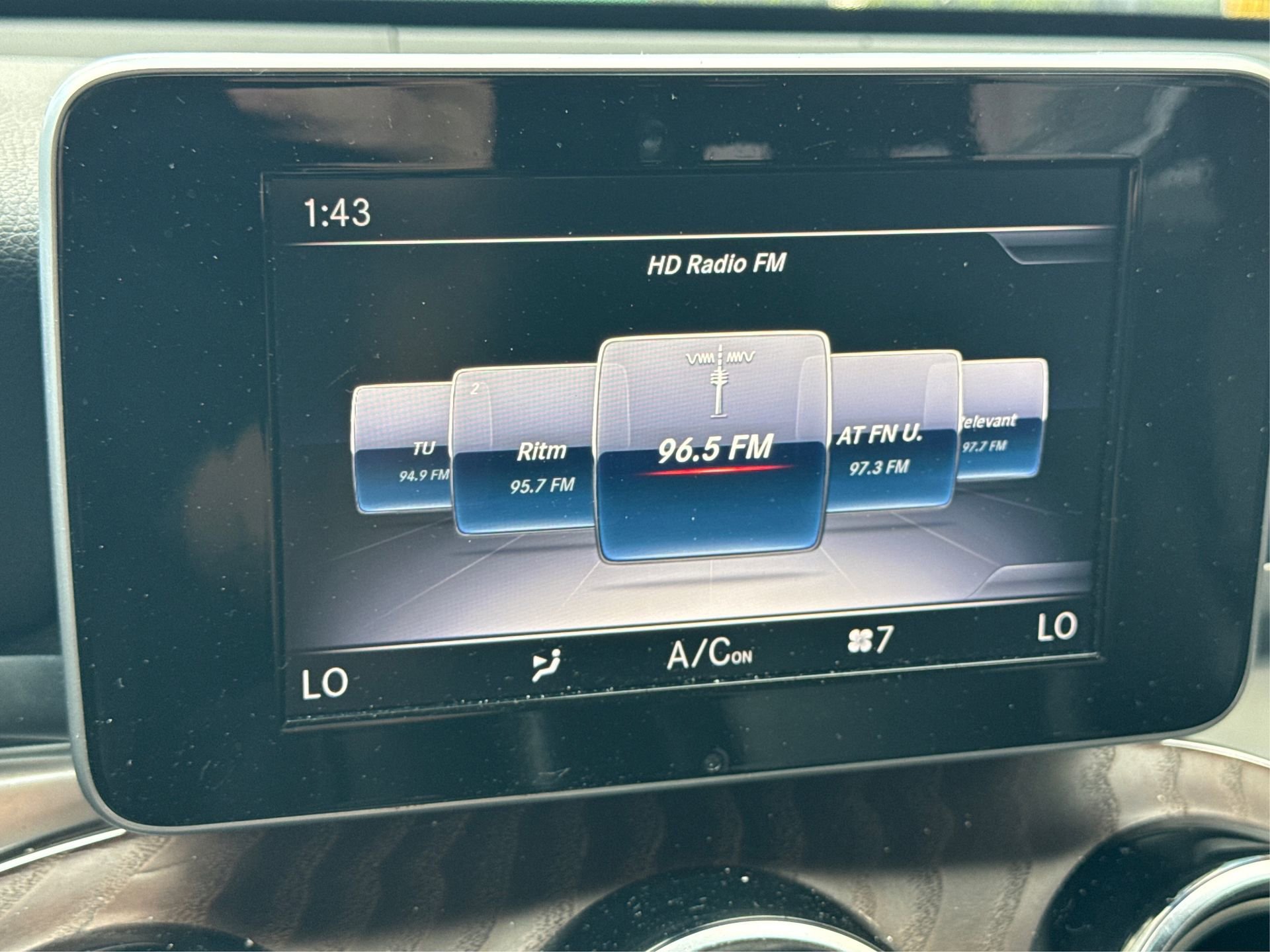 Used 2019 Mercedes-Benz GLC 300 image 28