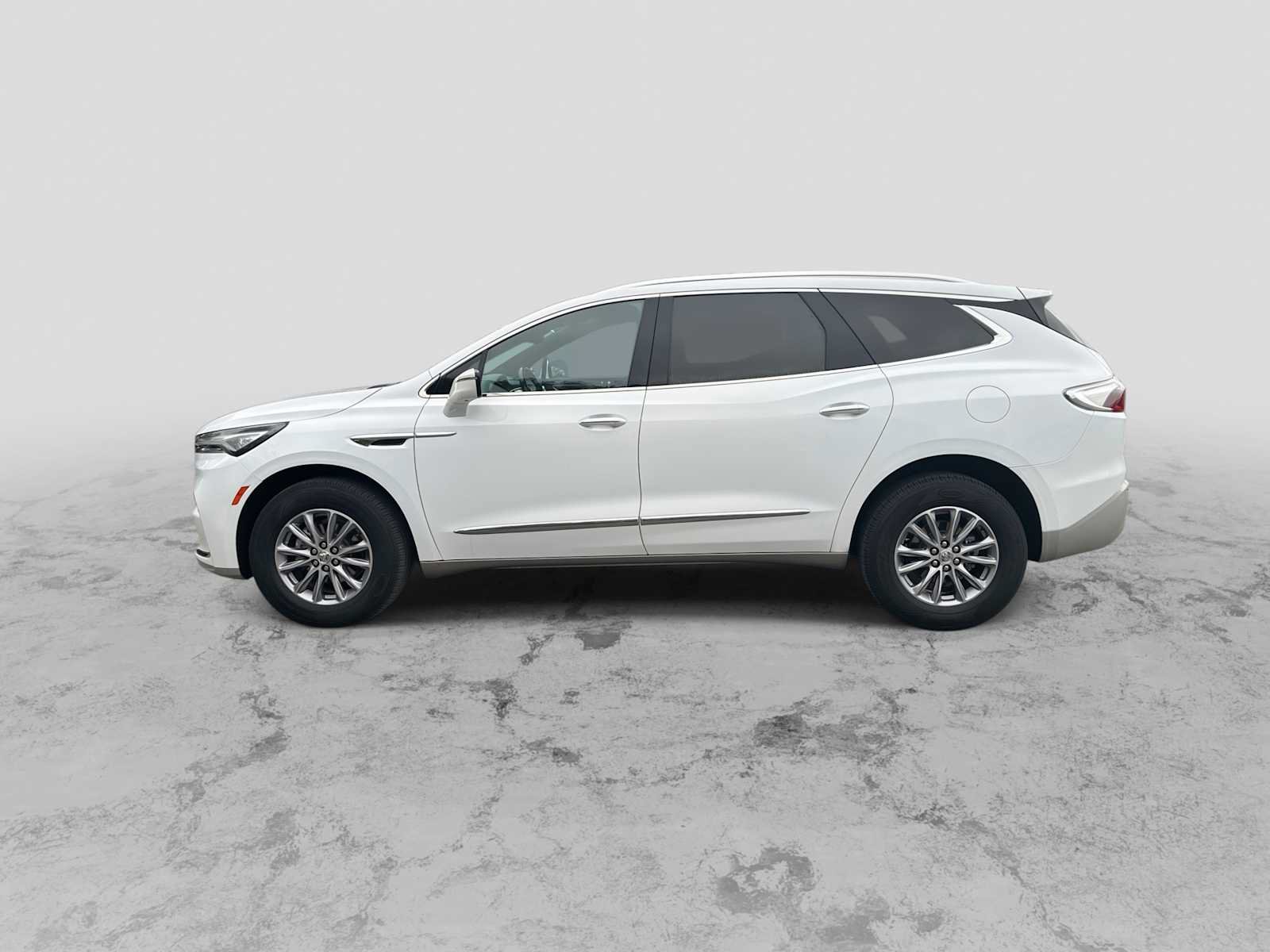 Used 2024 Buick Enclave Premium AWD/4WD image 5